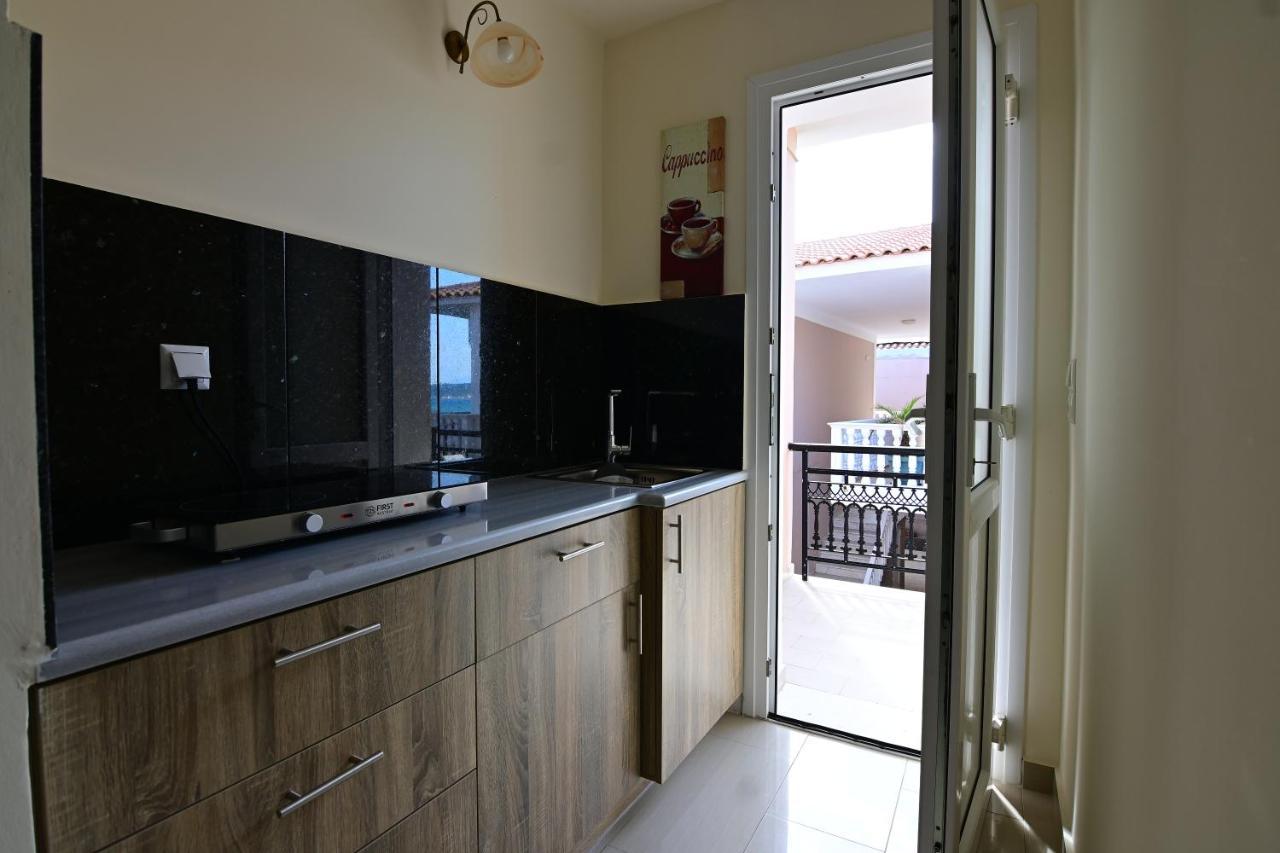 Nadia'S Studios & Apartments In Argasi, Sea-View Екстериор снимка